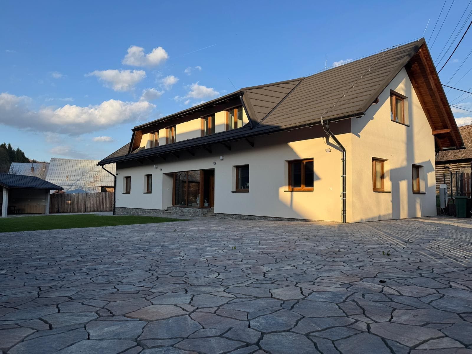 Pallov Dvor s exteriérovým priestorom